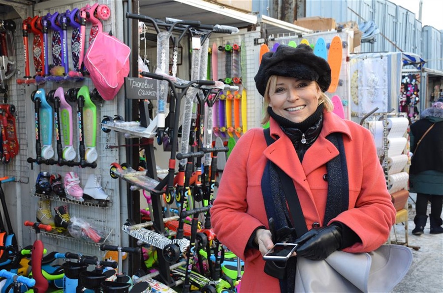 ÐиÑаÑелÑниÑа деÑекÑивов из ÐеÑмании Ñнимала на 7 киломеÑÑе» пÑомоÑолик к Ñвоей новой книге