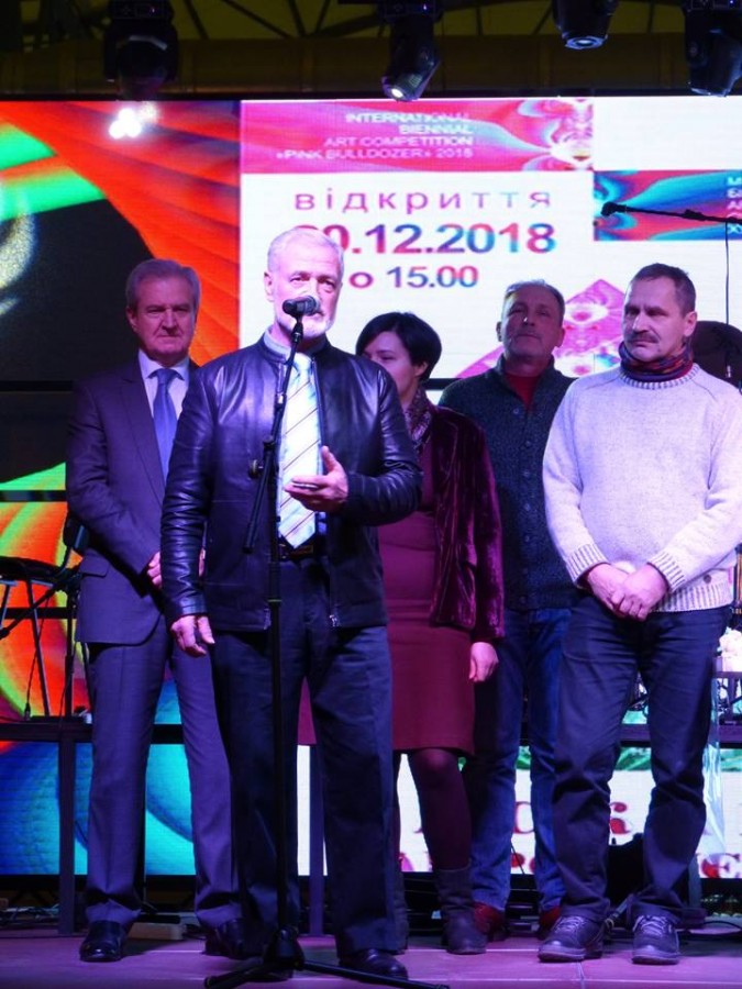 Председатель жюри, народный художник Украины, председатель Одесского отделения НСХУ Анатолий Горбенко