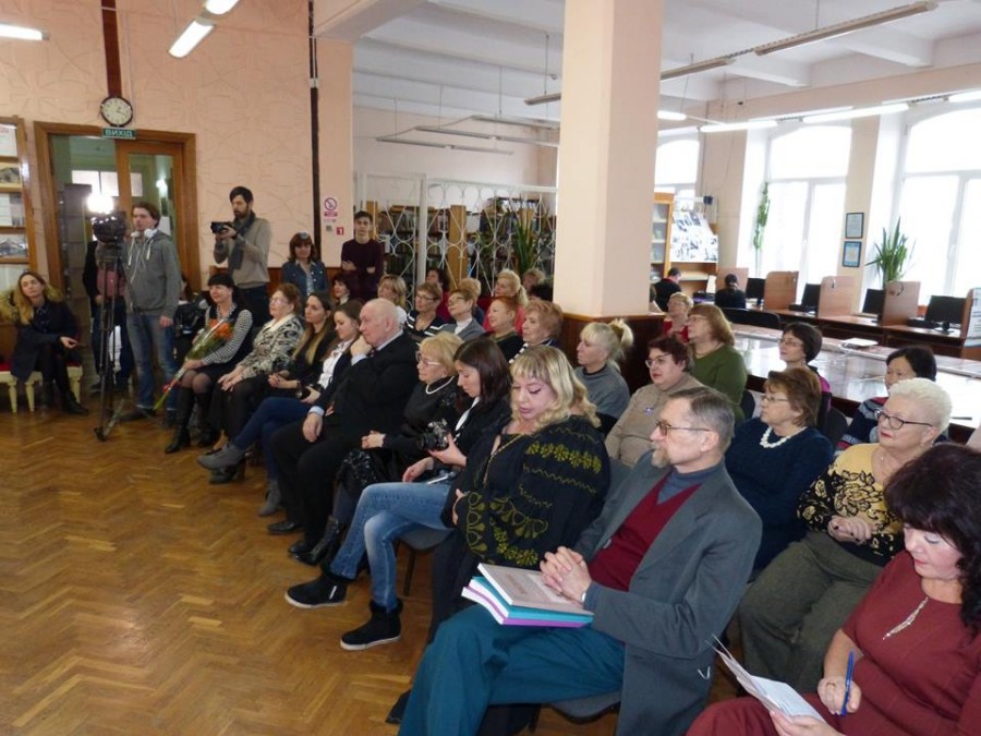 До акції приєдналися депутати Одеської обласної та міської рад, науковці, письменники, представники одеських ВУЗів, видавництв, журналісти, колеги з музеїв та культурних центрів.
